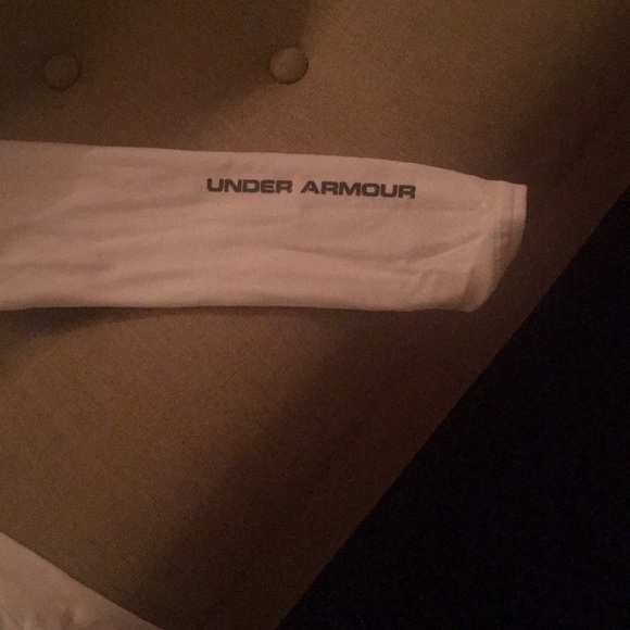 Youth under armour compression cold gear shirt - Picture 2 of 3